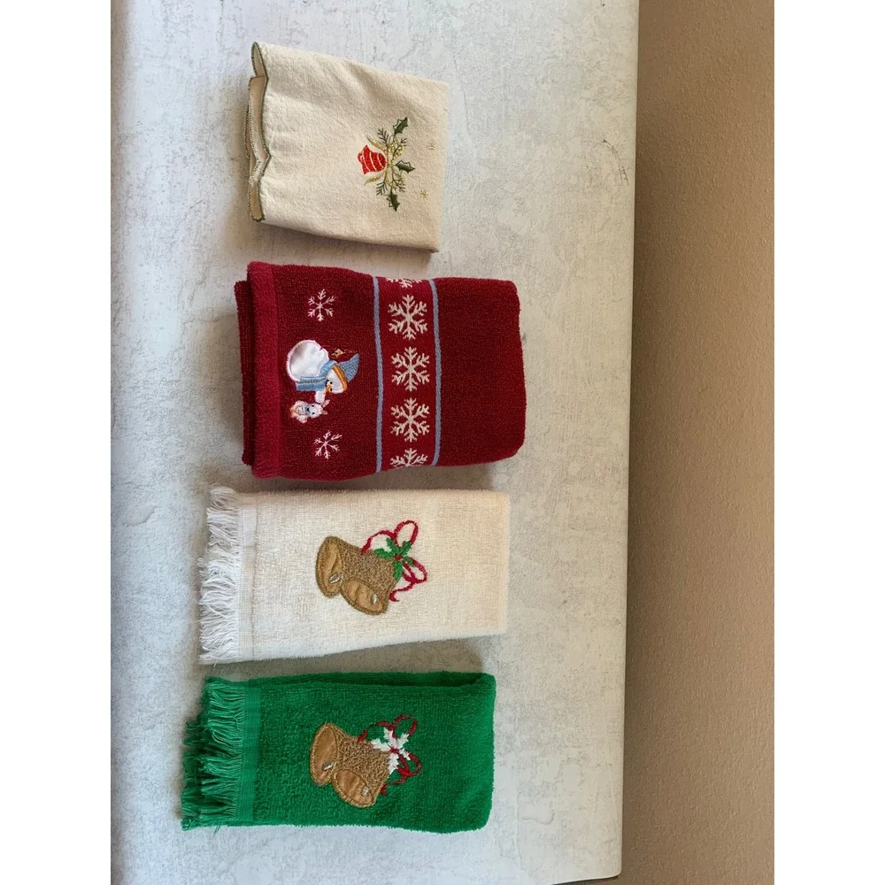 Vintage 1980s Christmas Towels Set Embroidered Snowman Bells Holly USA Made‎